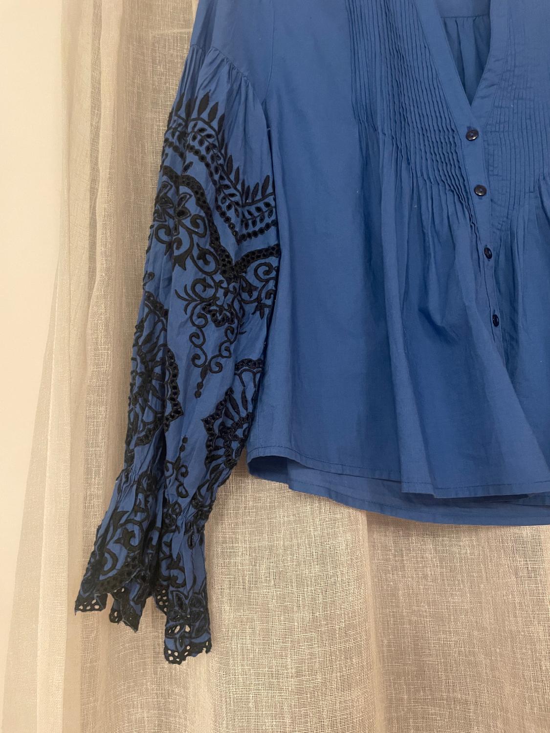 EMBROIDERED BLOUSE WITH TUCKS - Image 2