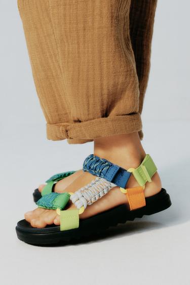 SANDALIA TÉCNICA - Multicolor de Zara