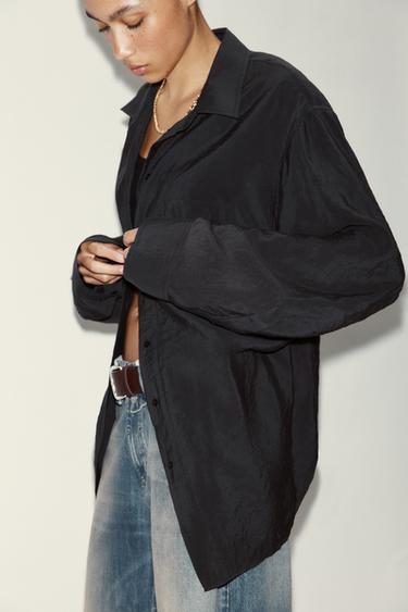 CAMISA FLUIDA BOLSILLO - Negro de Zara