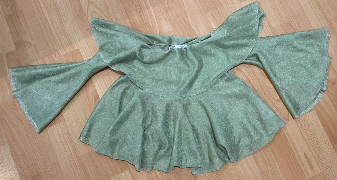 OFF-THE-SHOULDER TOP WITH METALLIC THREAD - Image 2