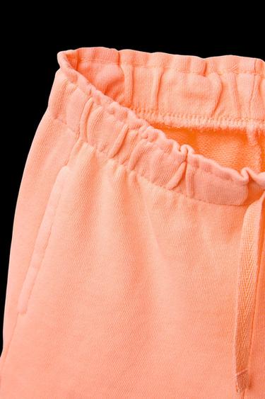 UNI-BERMUDASHORTS MIT STICKEREI - Neonorange von Zara