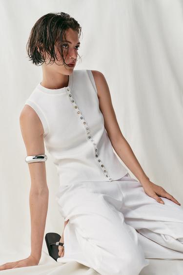 BUTTONED TOP - White by Zara