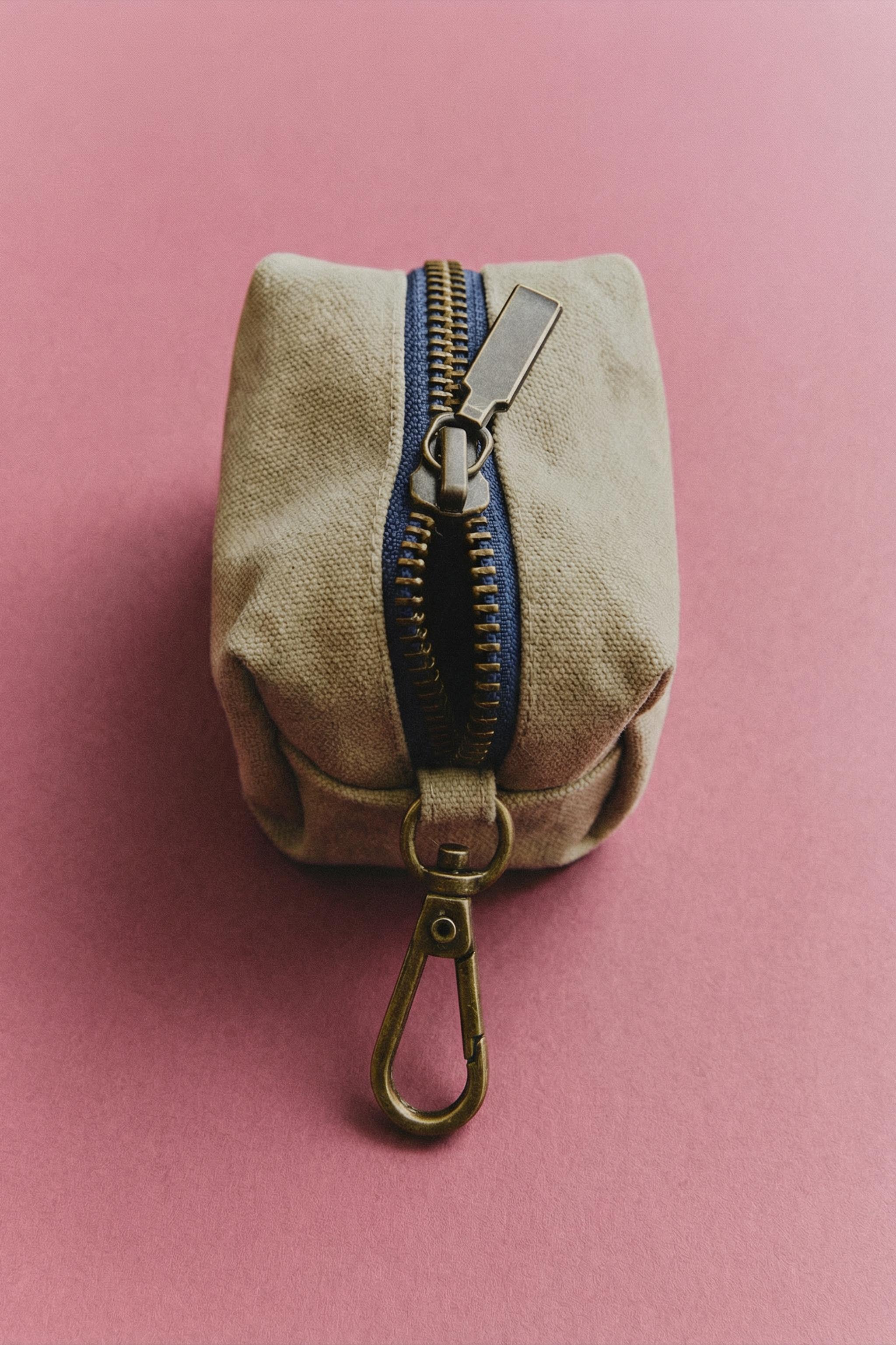 DISTRIBUTEUR SACS ANIMAUX