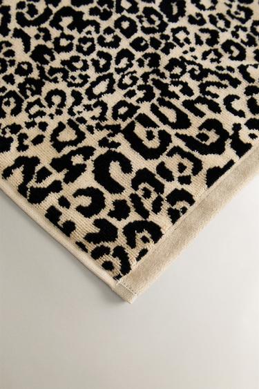 SERVIETTE DE PLAGE VELOURS MOTIF IMPRIMÉ ANIMAL - Sable / Noir de Zara - Image 3