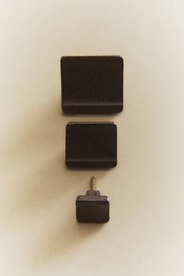 علّاقات حديد - أسود الخاص بـ Zara