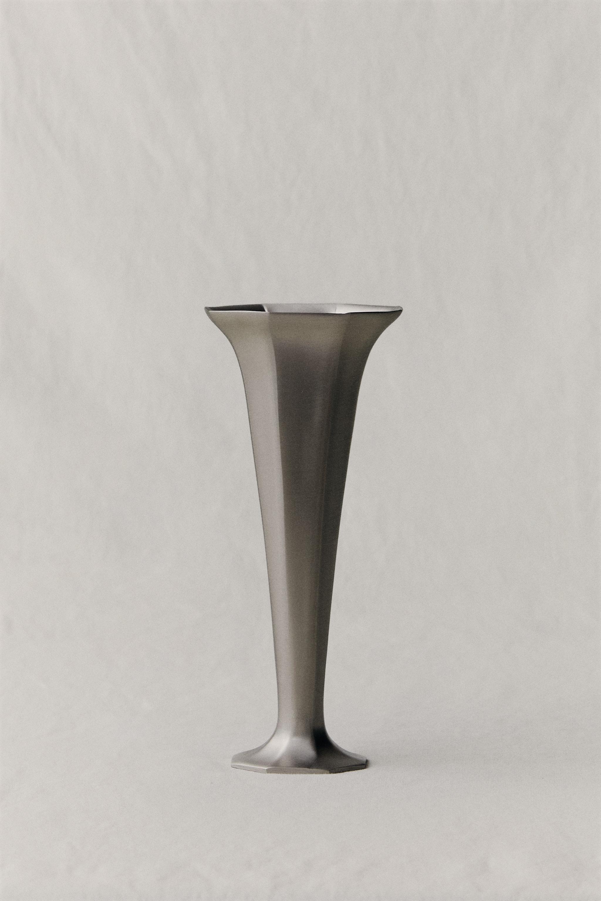 LARGE FACETED VASE | STUDIO MARY LENNOX