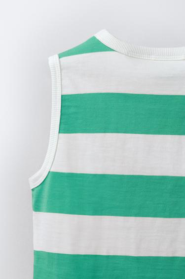 T-SHIRT SANS MANCHES À RAYURES - Vert de Zara - Image 3