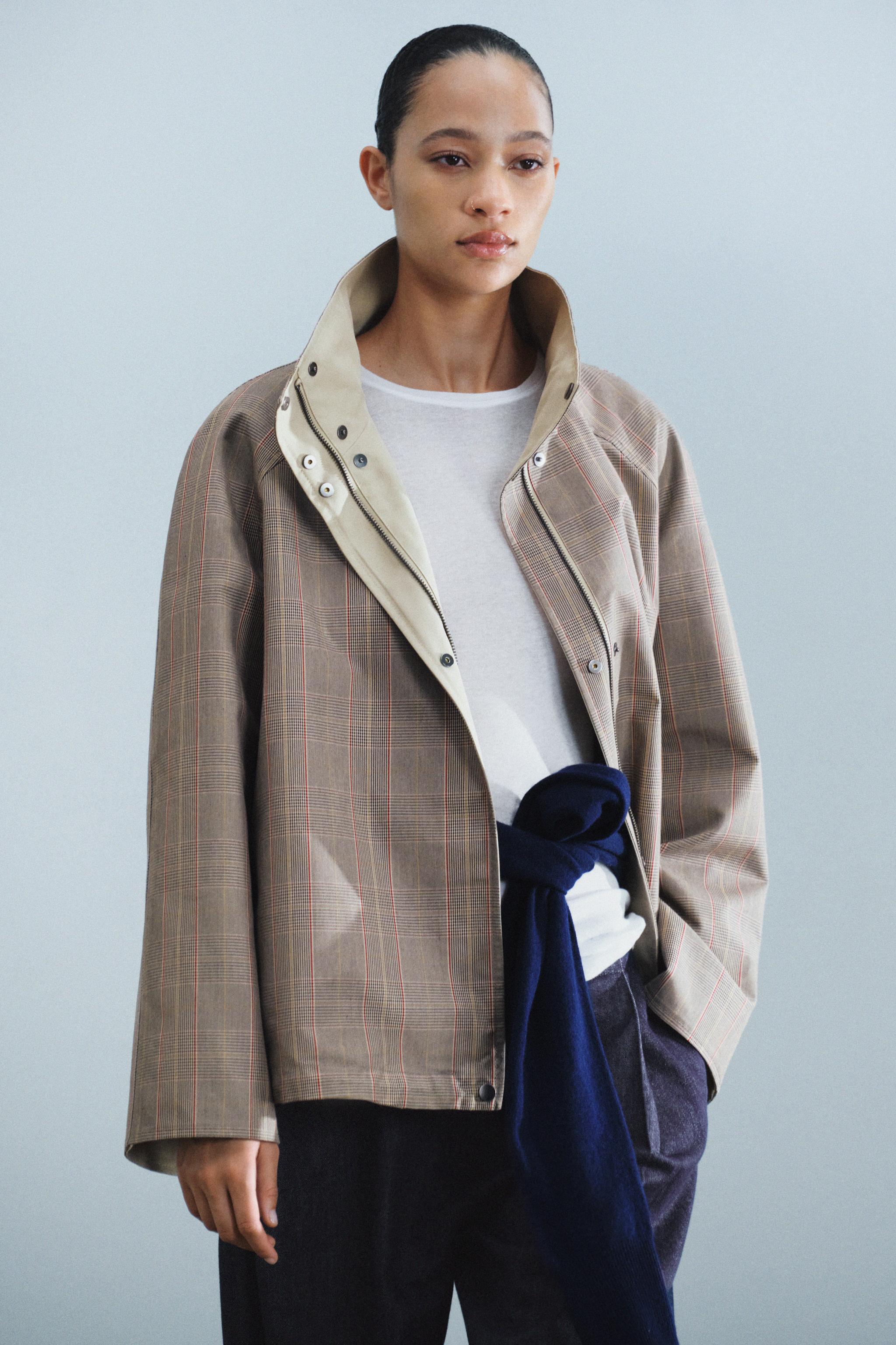 ZW COLLECTION REVERSIBLE SHORT TRENCH - Light camel | ZARA Curaçao
