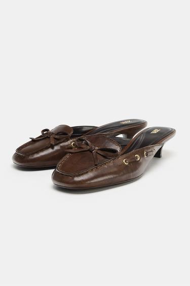 CHAUSSURES BATEAU EN CUIR À BRIDES ARRIÈRE - Marron foncé de Zara - Image 3