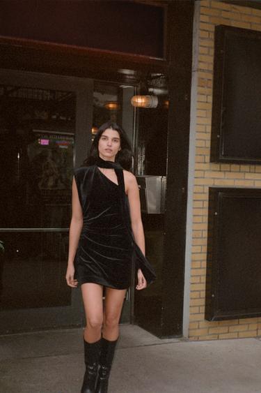 ROBE COURTE EN VELOURS AVEC FOULARD - Noir de Zara - Image 4