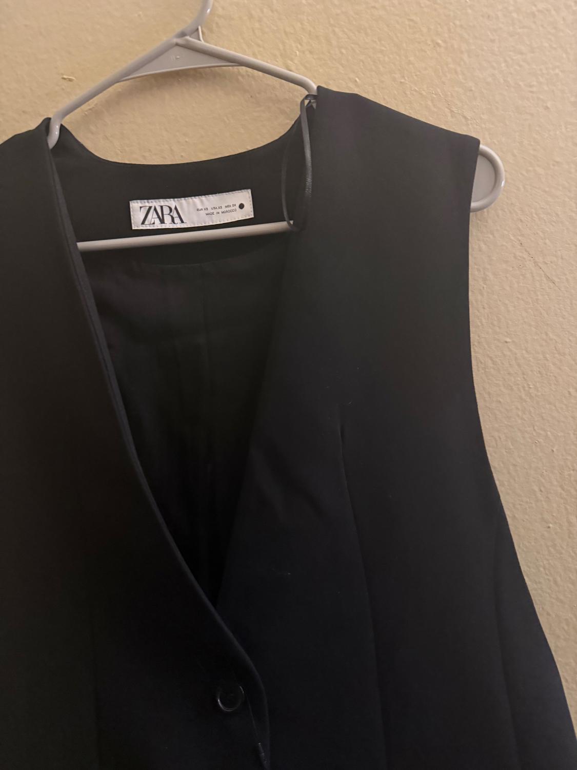 BLACK OVERSIZED VEST - Image 2