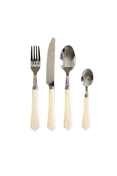 КОМПЛЕКТ ОТ 4 ПРИБОРА ЗА ХРАНЕНЕ С ДРЪЖКА, ИМИТАЦИЯ НА СЕДЕФ - Перла / Бежов от Zara