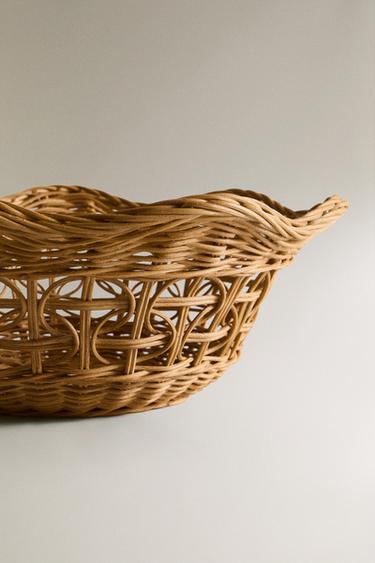 RATTAN HAMPER WITH A SCALLOPED EDGE - Light beige by Zara - Image 3