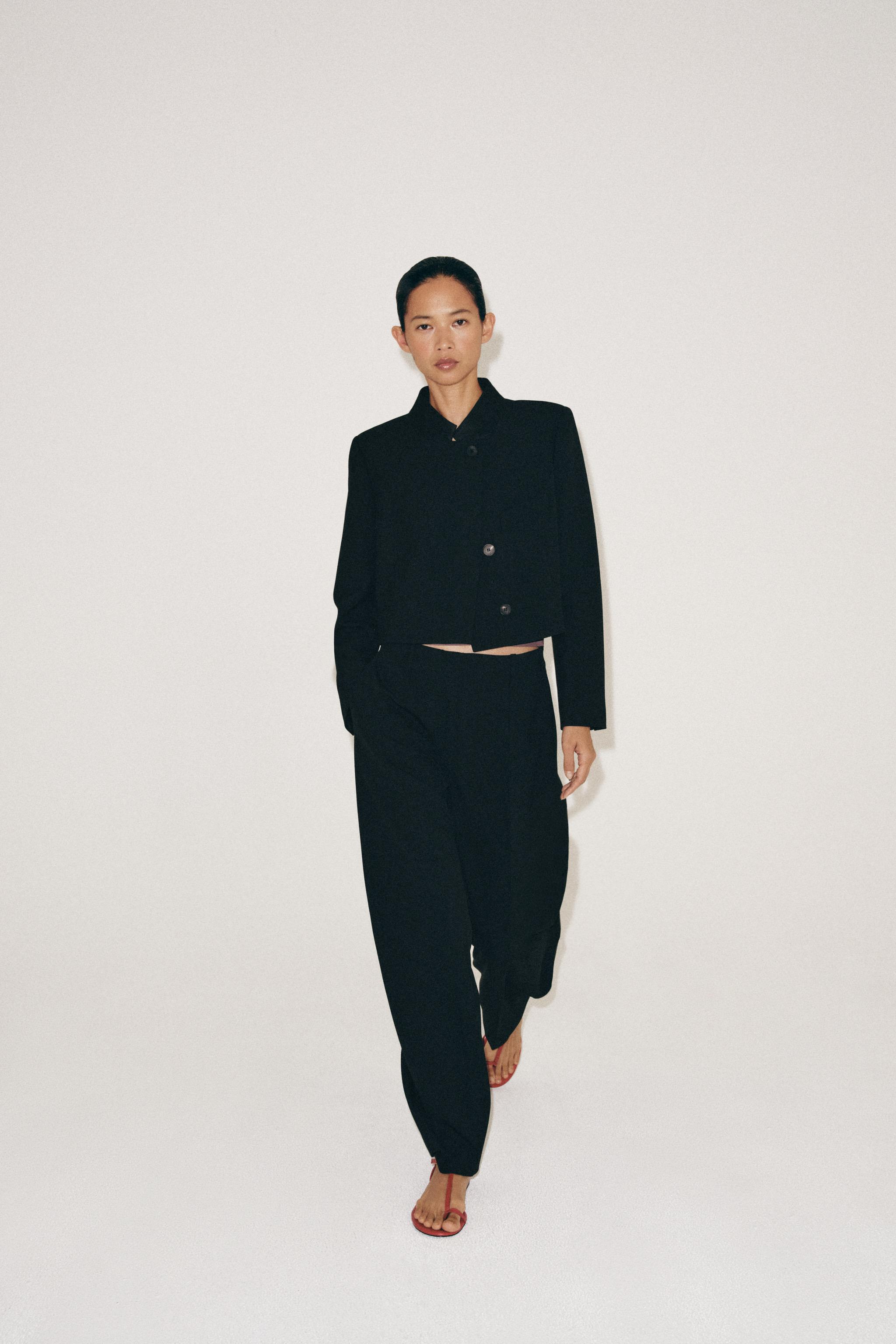 ZW COLLECTION CROPPED BLAZER — Black