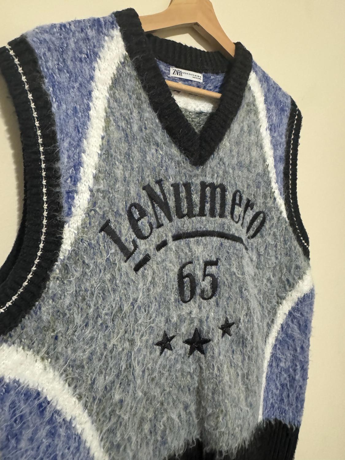 EMBROIDERED TEXTURED KNIT VEST - Image 3