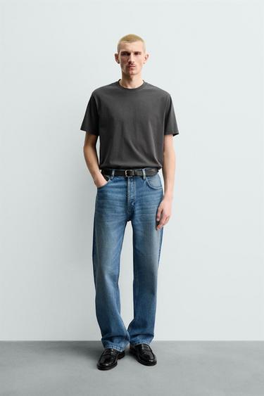 تيشرت MEDIUM WEIGHT REGULAR FIT - فحمي الخاص بـ Zara