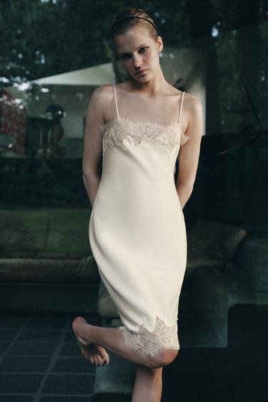 SREDNJE DOLGA ČIPKASTA OBLEKA - Ekru barva de Zara - Slika 0