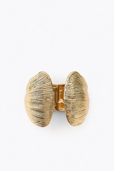 BRACELET RIGIDE TEXTURÉ - Doré de Zara - Image 4