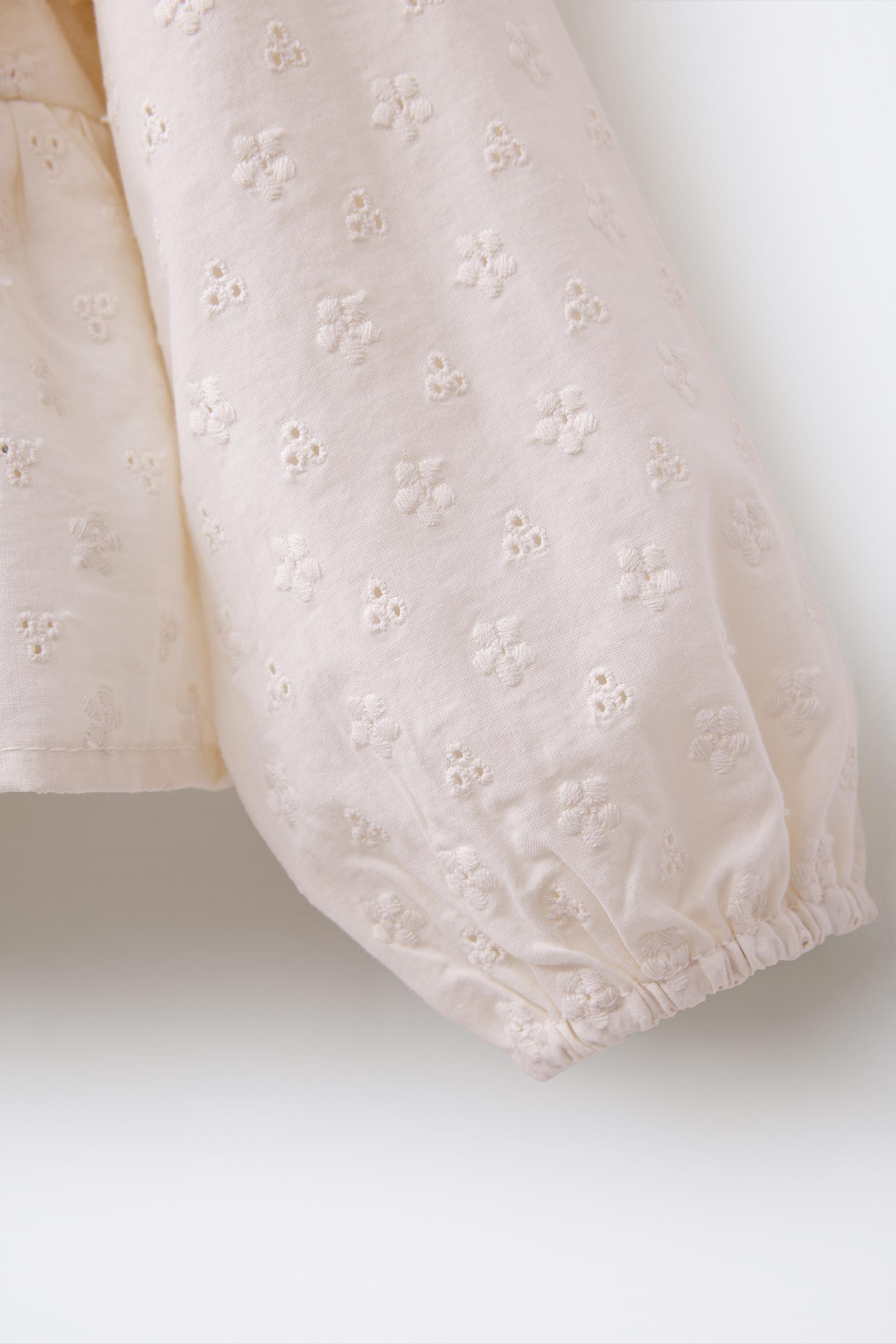 GILET EN MAILLE À ASSORTIR AVEC UNE CHEMISE