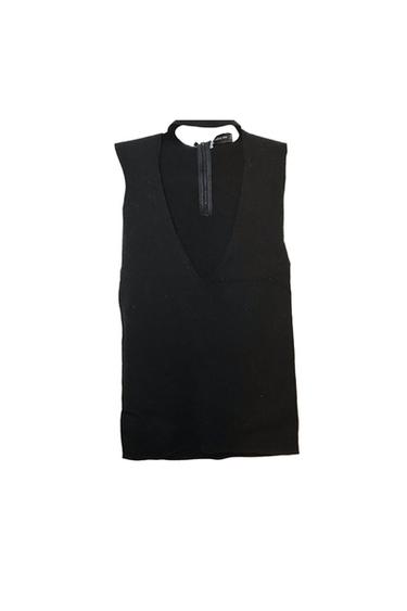 COLLAR NECK VNECK TANK