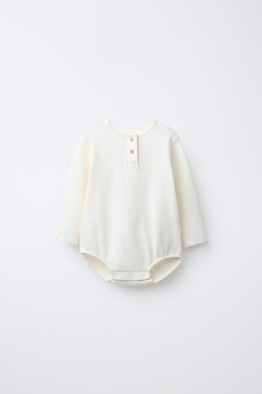 BODY WAFFLE بياقة هينلي - خَام by Zara - Image 0