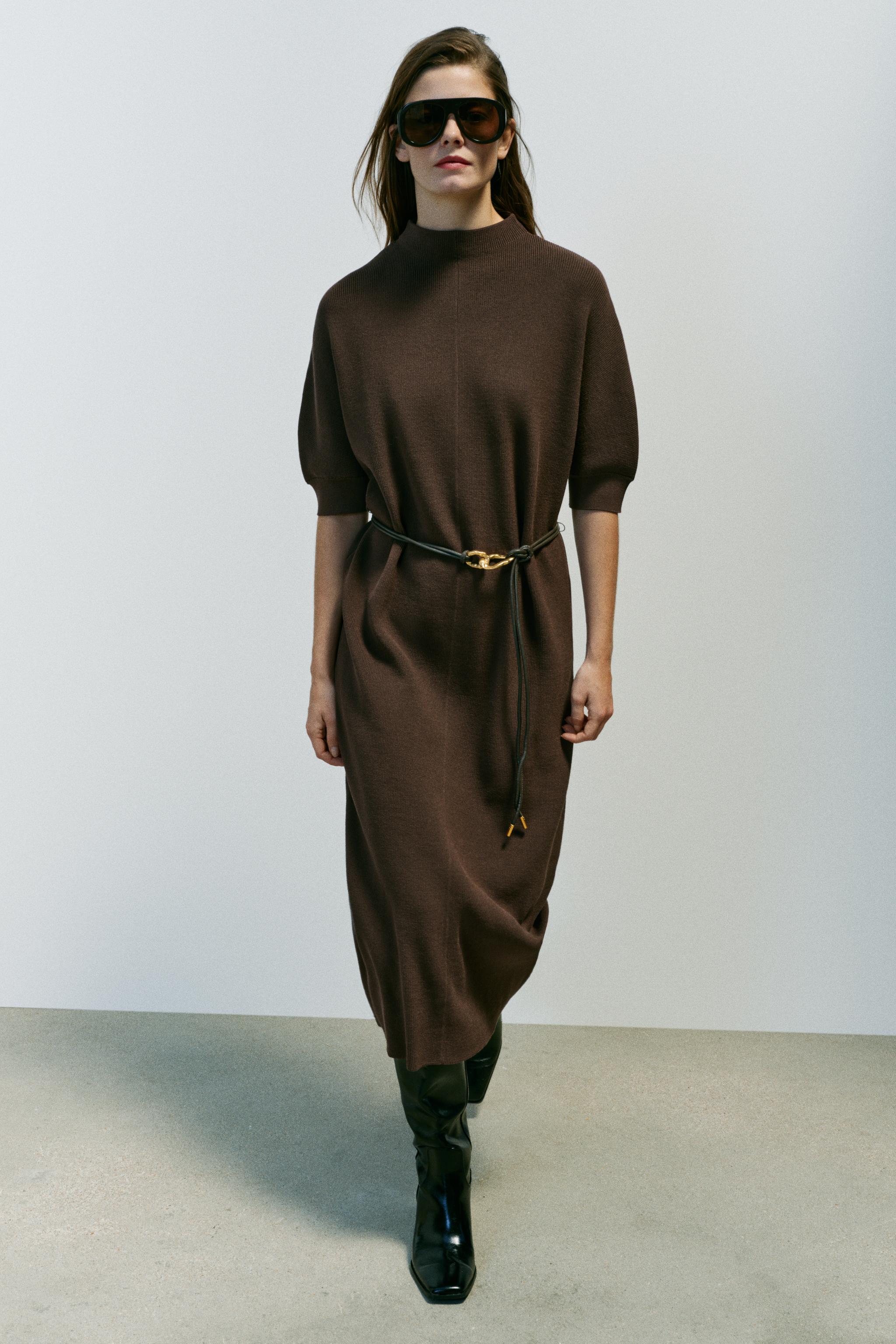ROBE LONGUE EN MAILLE AVEC CEINTURE