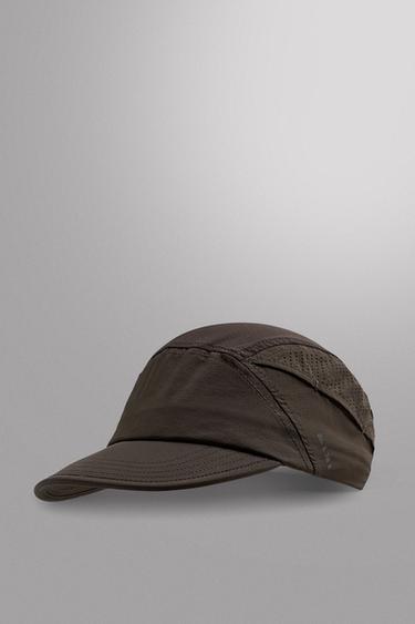 GORRA TÈCNICA PERFORADA EDICIÓ LIMITADA - Marró de Zara