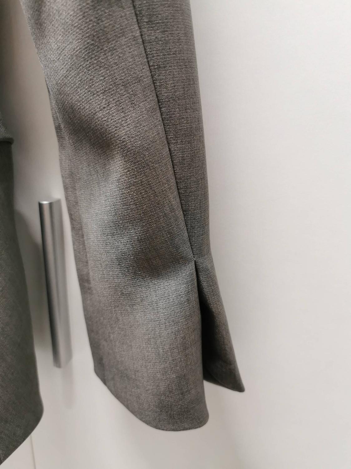 BLAZER WITH SHOULDER PADS AND BELT - Image 4