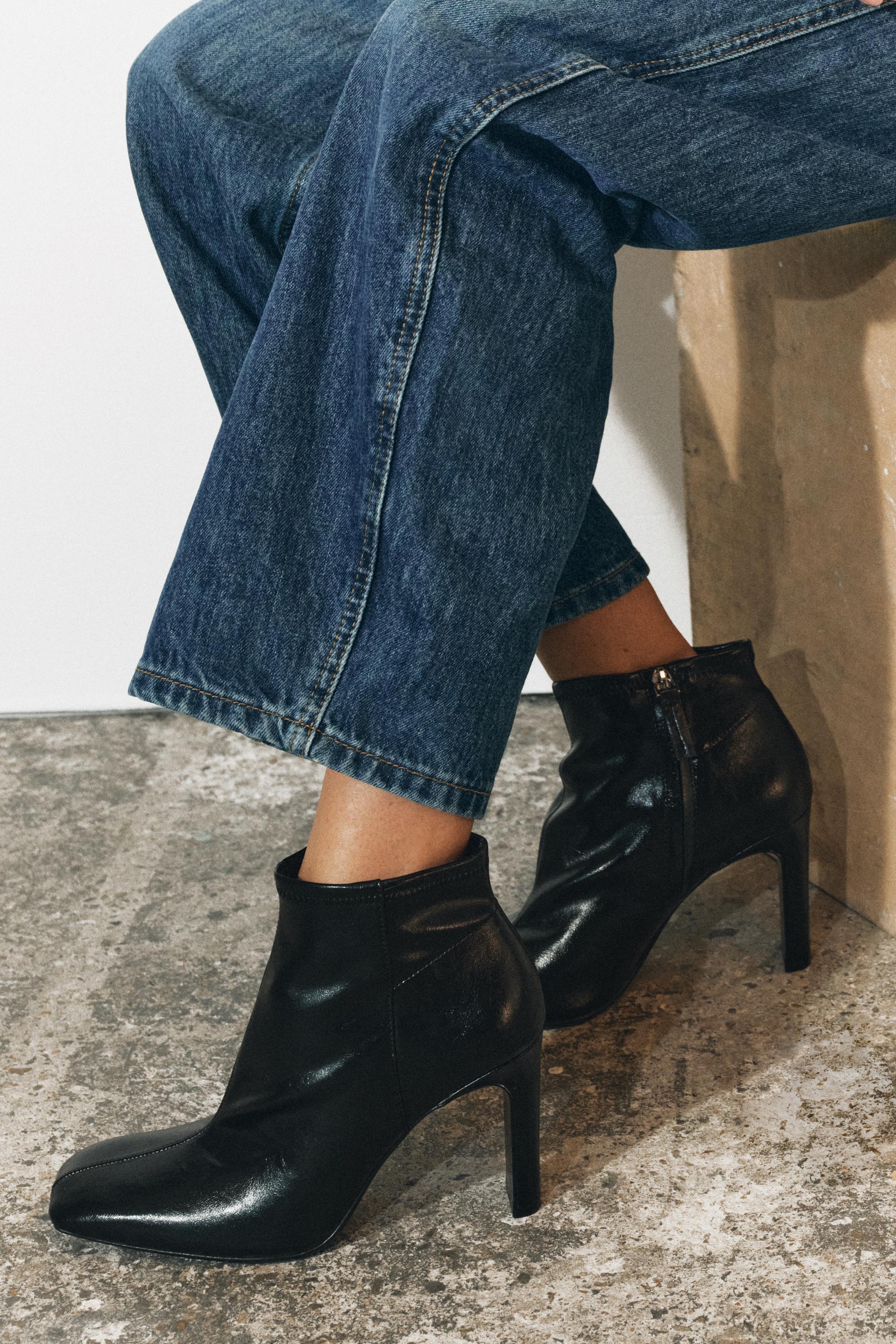 HEELED ANKLE BOOTS