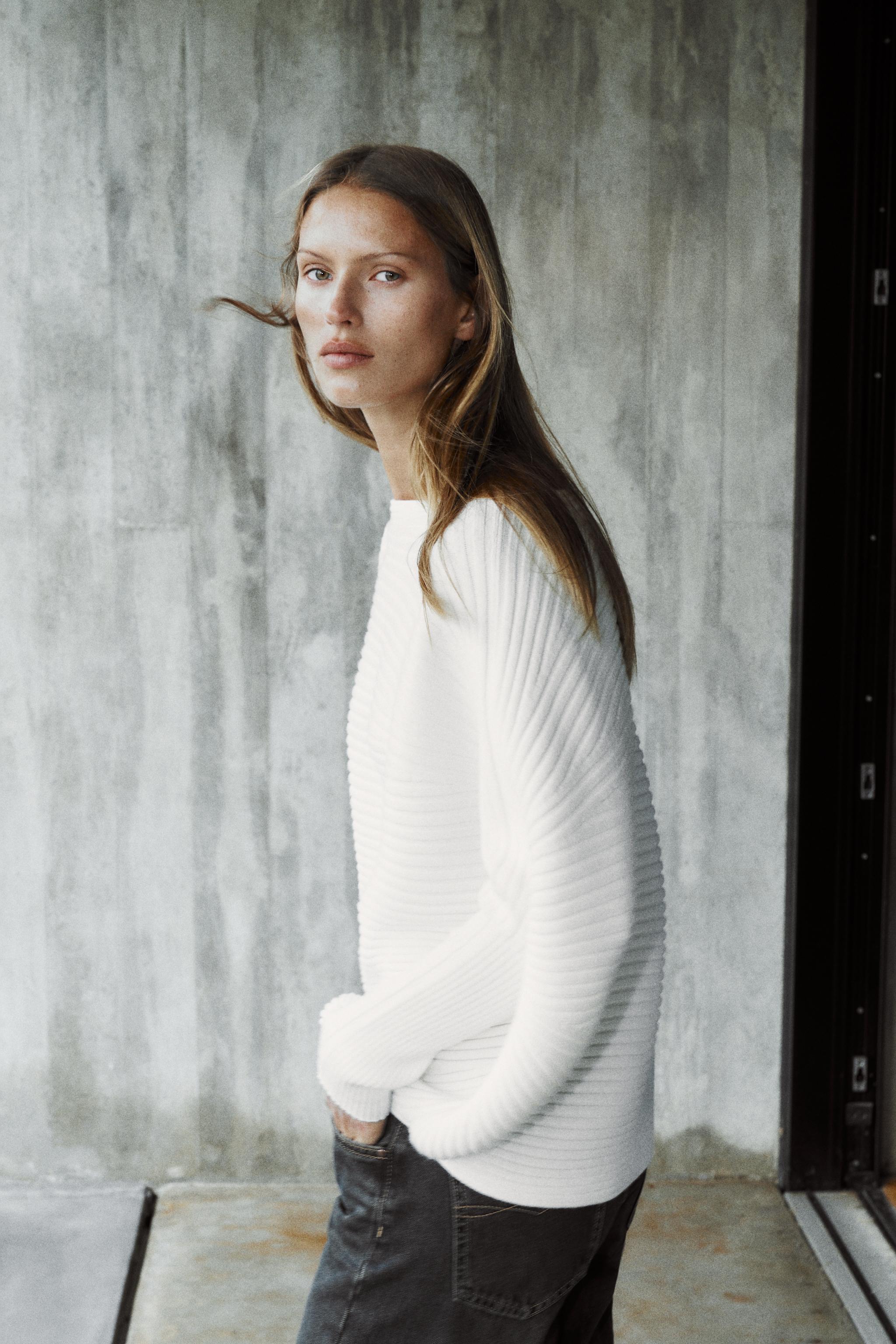 VOLUME TEXTURED KNIT JUMPER