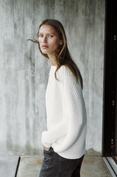 VOLUME TEXTURED KNIT JUMPER - White by Zara - Image 2