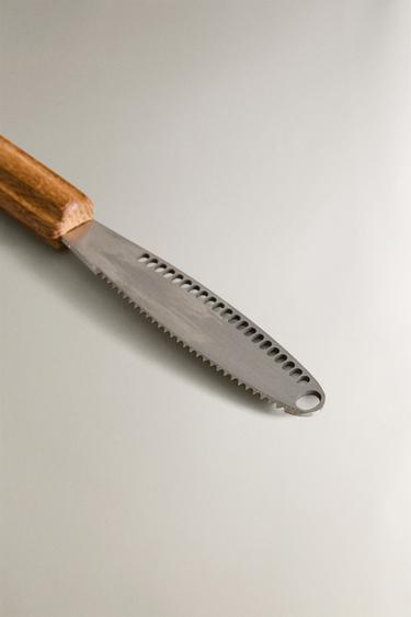 WOODEN BUTTER KNIFE - Brown by Zara - Image 1