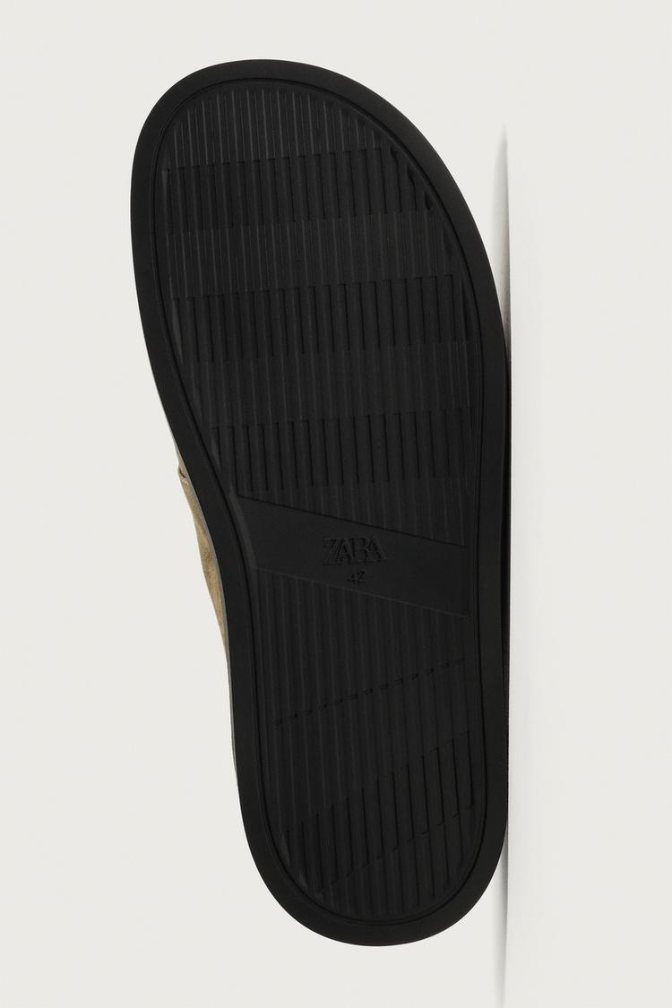Mocasines tipo clog de cuero 7