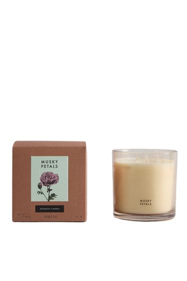 (400 غ) شمعة عطرية MUSKY PETALS - بيج-بني الخاص بـ Zara