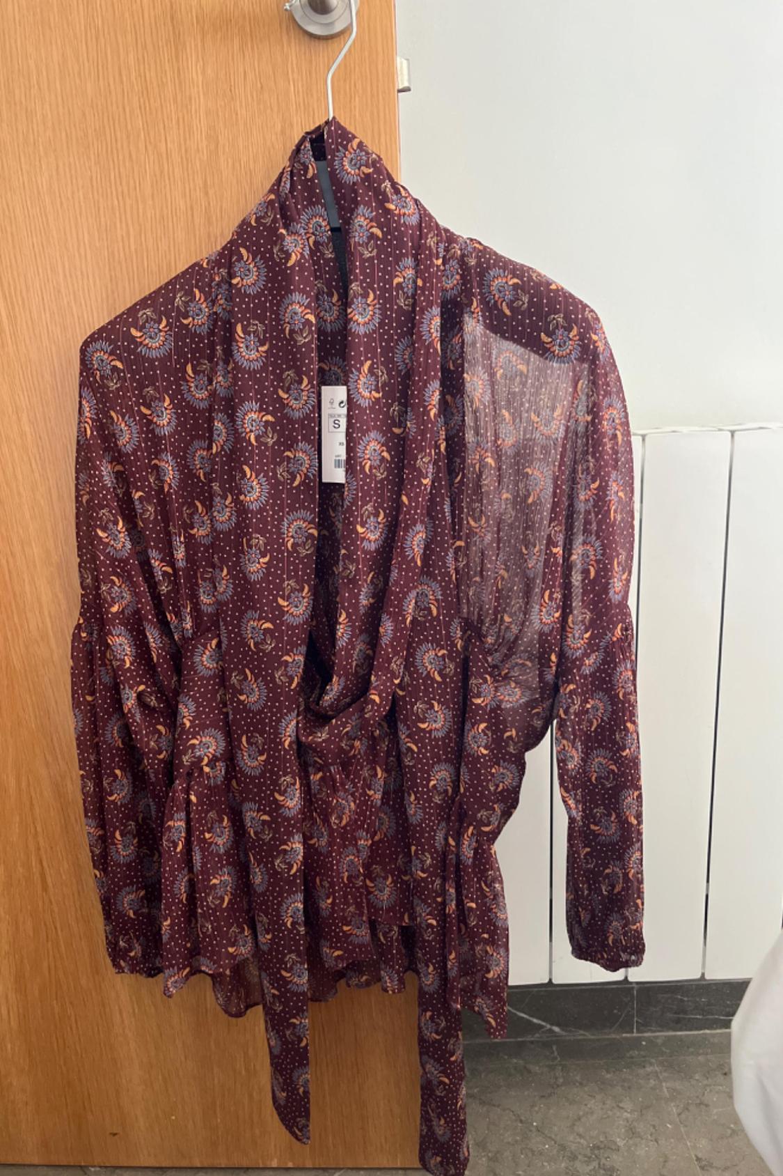 PRINTED BLOUSE WITH BOW