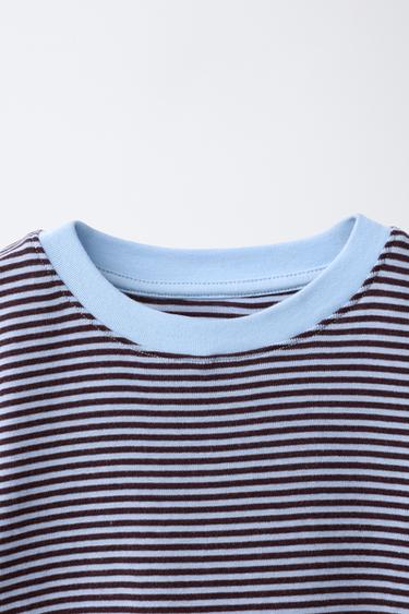 T-SHIRT À RAYURES - rayures de Zara - Image 2