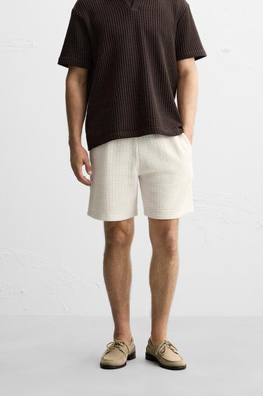 TEXTURED JOGGER BERMUDA SHORTS - Ecru by Zara
