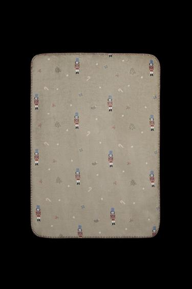 MANTA POLAR INFANTIL CASCANUECES NAVIDAD - Verde de Zara - Imagen 0