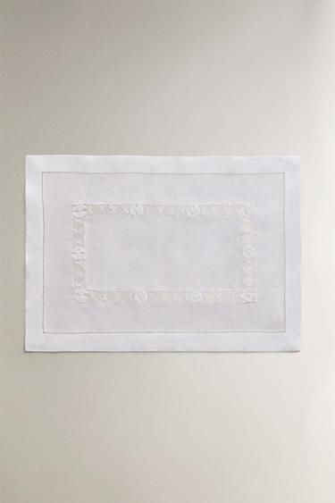 PLACEMAT WITH FLORAL EMBROIDERY AND HEMSTITCHING - White by Zara - Image 0