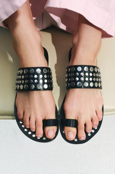 Zara 鉚釘真皮平底涼鞋 - 黑色