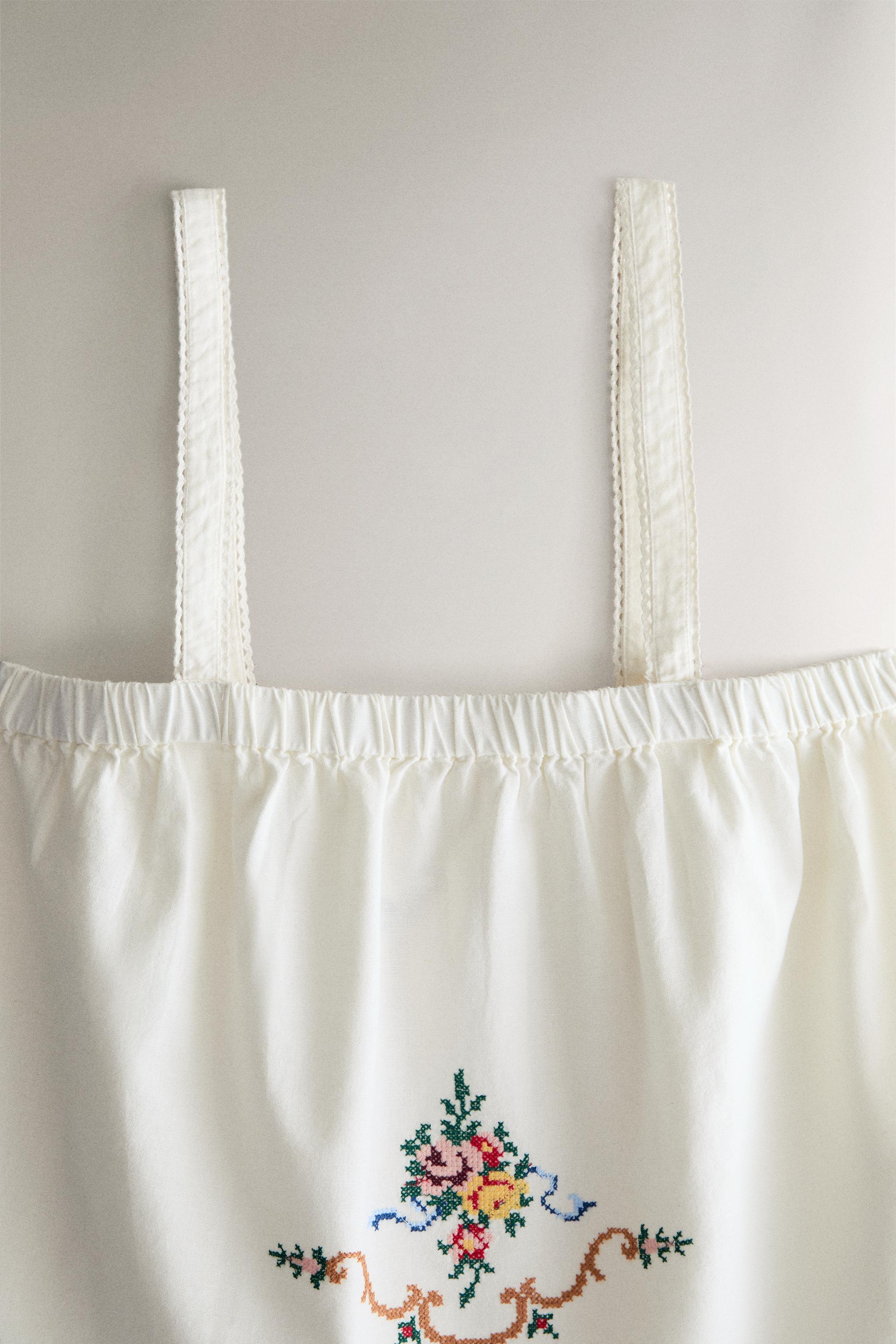 EMBROIDERED COTTON-LINEN TOP