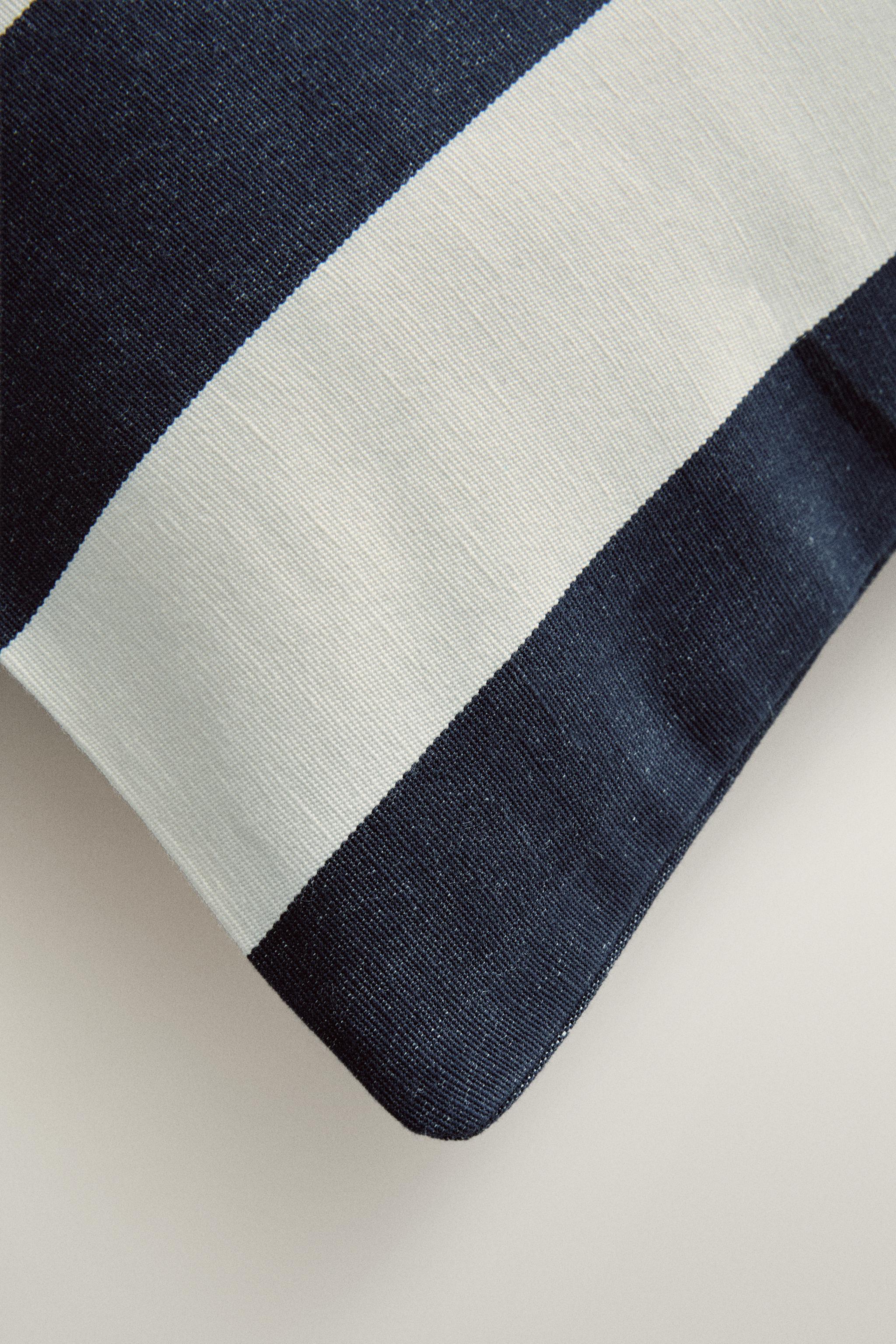 WIDE STRIPE THROW PILLOW COVER — Blue