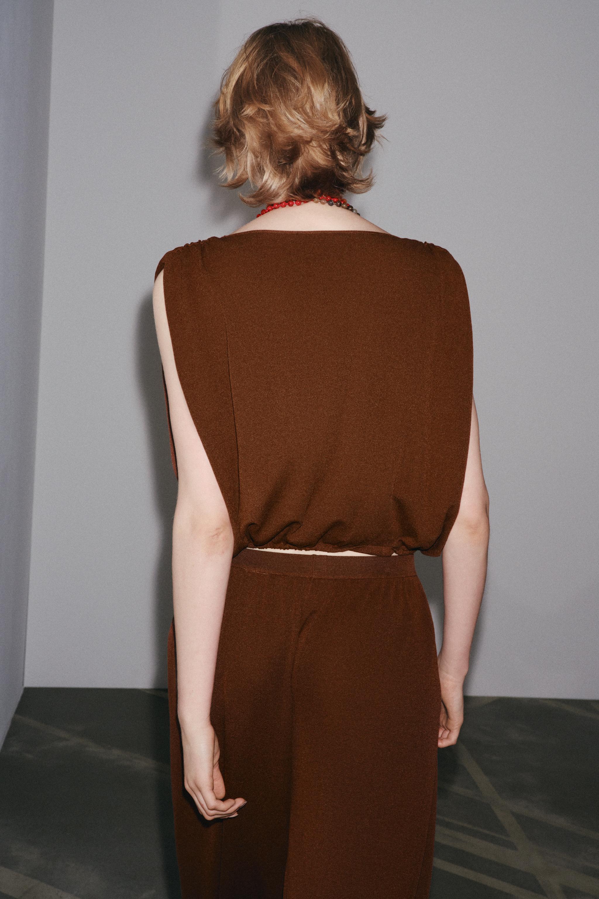 ELASTIC HEM KNIT TOP