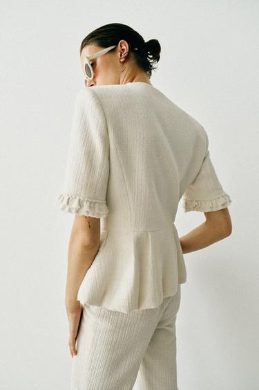 Zara PEPLUM JAKNA S VOLANIMA I KRATKIM RUKAVIMA – Ekru