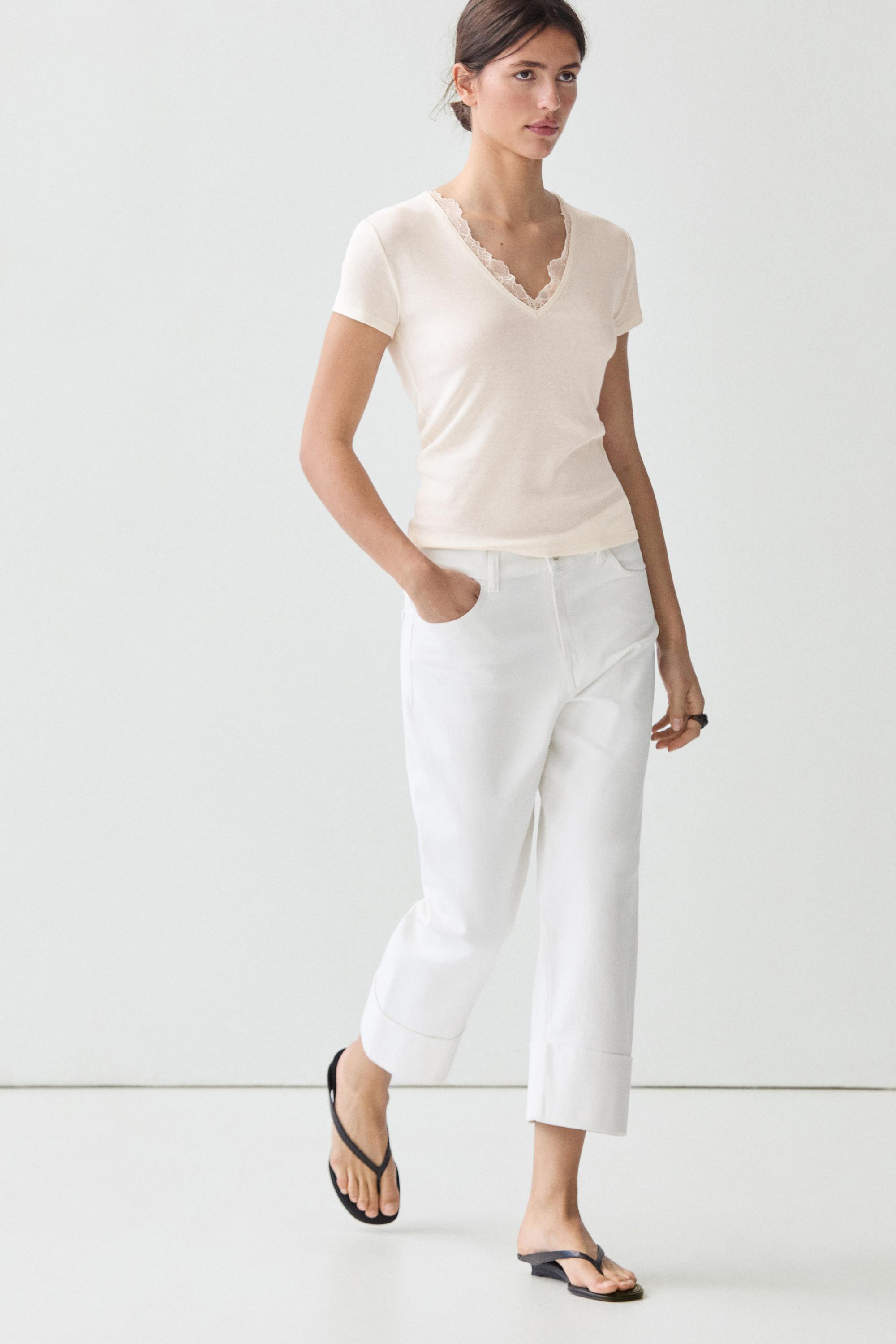 Lace-detail V-neck T-shirt — Ecru