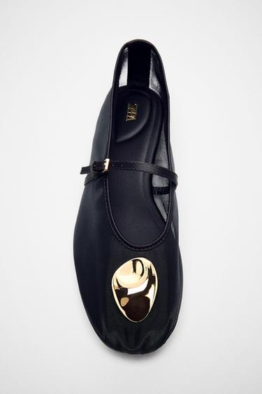 BAILARINA MESH DETALLE METÁLICO - Negro de Zara