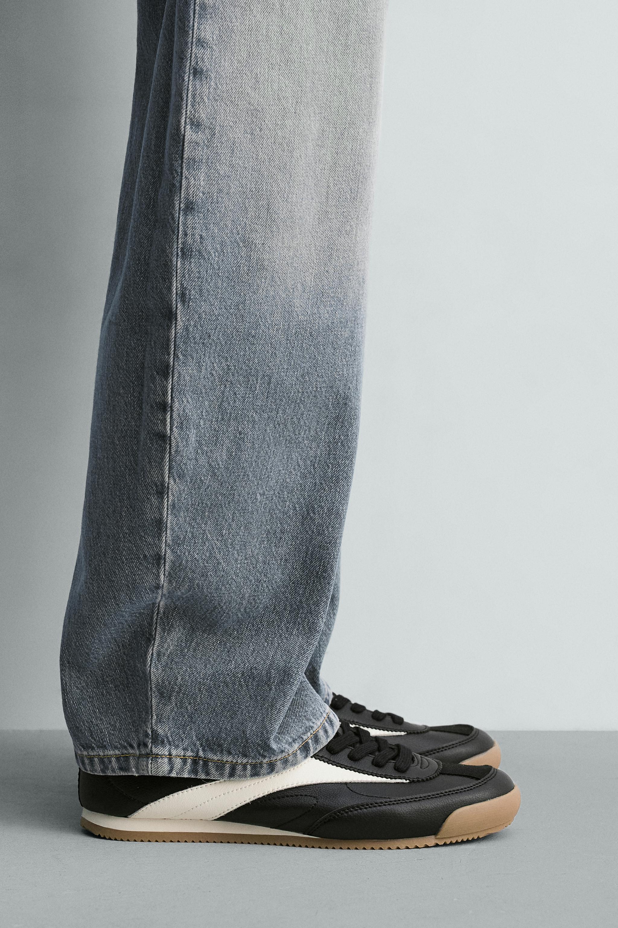 RETRO STYLE SNEAKERS