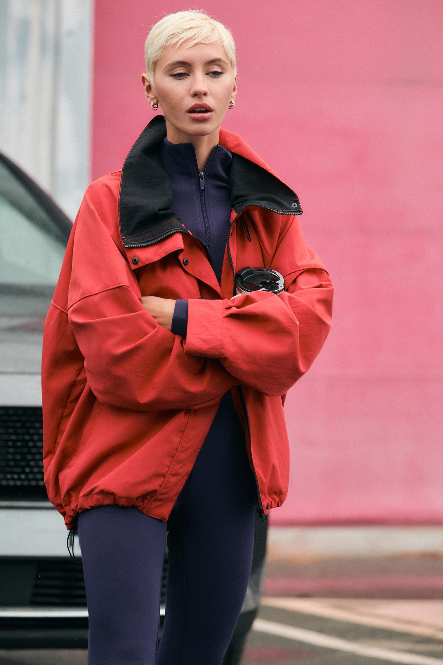 Женская куртка Zara Technical Stopper, цвет: Красный / Оранжевый — фото 2