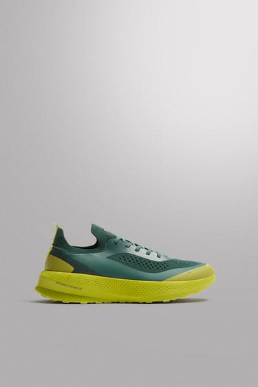 RUNNING TRAINERS - Green by Zara