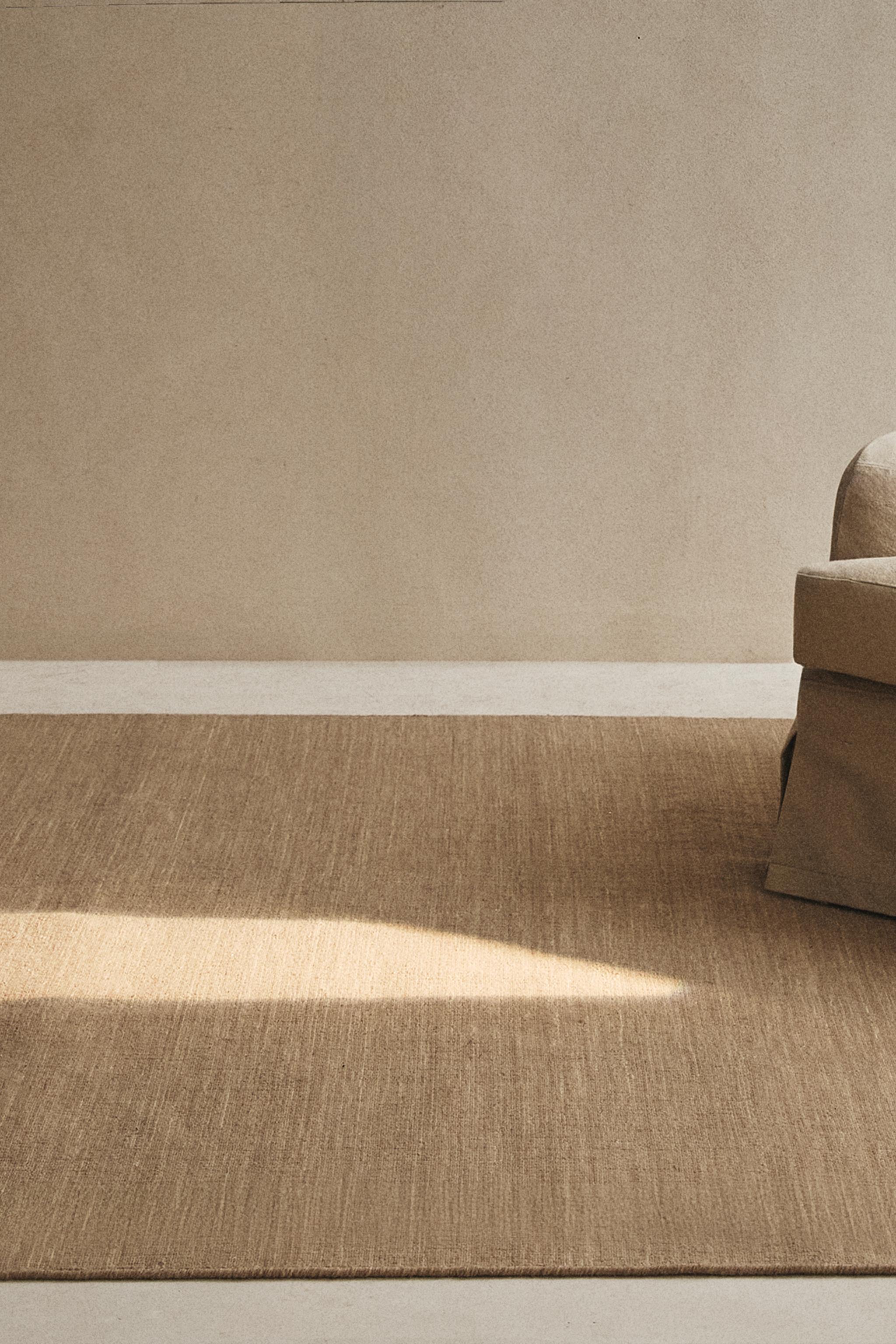 INTERWOVEN WOOL AND COTTON AREA RUG